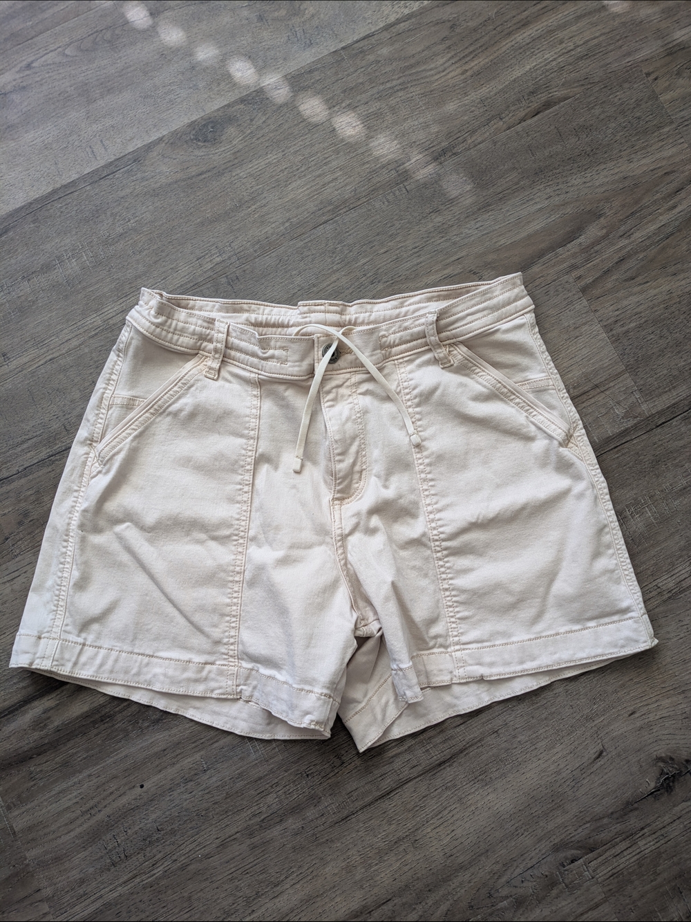 Kuhl Women's Drawstring Cream Women's Shorts Sz 8